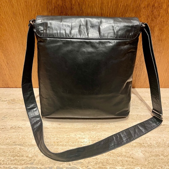 RUDSAK - Black Leather Messenger Bag (Adjustable Crossbody Strap) - Picture 2 of 4